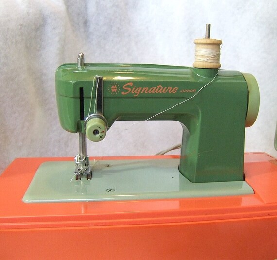 Vintage Montgomery Ward Signature Junior Electric Sewing