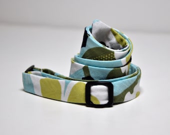Bowtie Mens Freestyle Bow Tie Pond Blue Dogwood Blossoms Other Colors Available