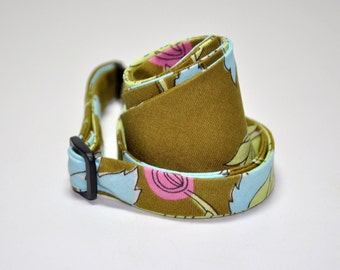 Men's Bow Tie Olive Chrysanthemum Freestyle Bowtie