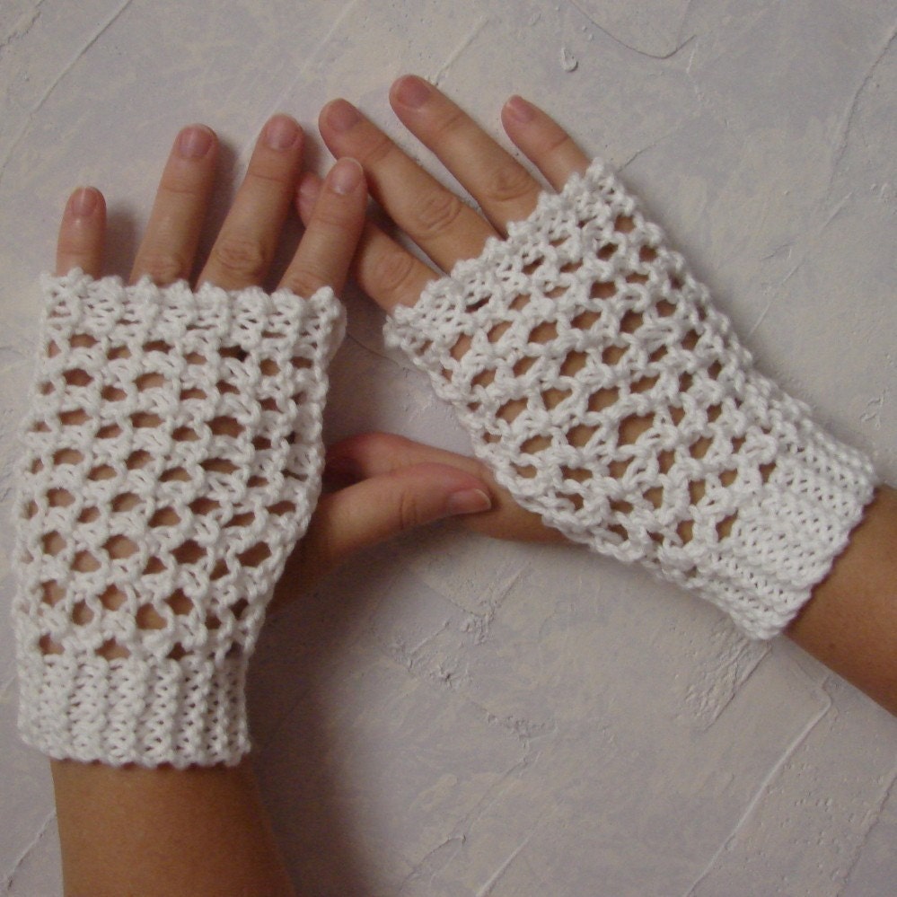 Pattern for Hand Knit Lace Gloves Wristwarmers Handwarmers