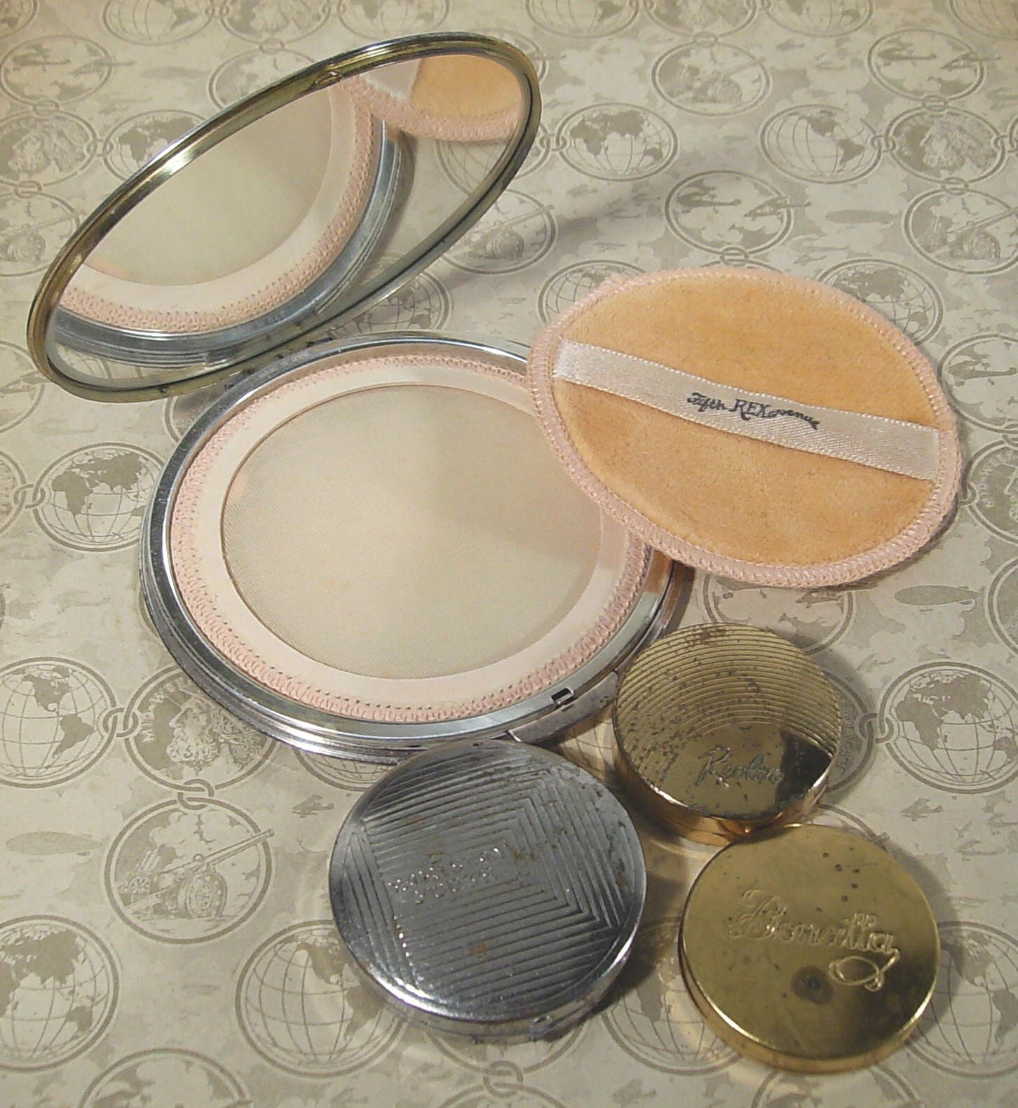 Lot 4 Vintage Old Cosmetic Compacts Revlon Parisian By Madampickay