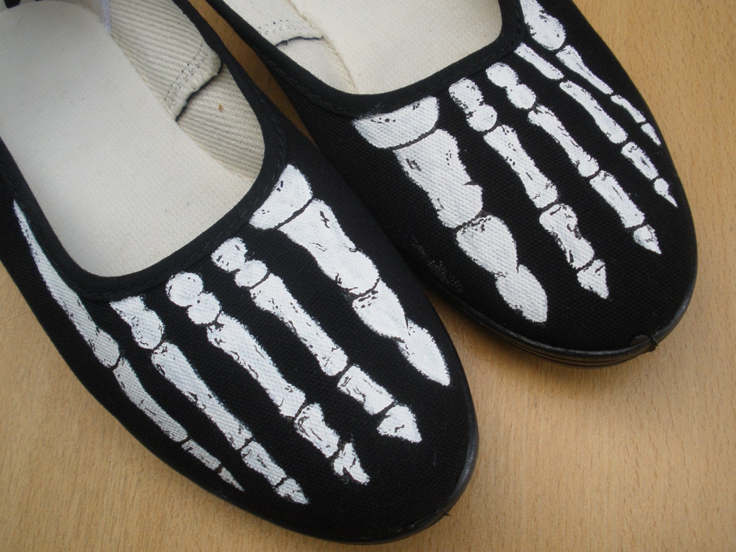 skeleton toe shoes