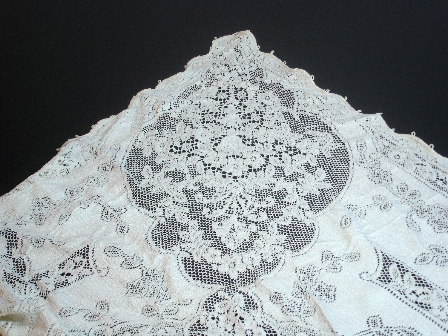 Vintage Quaker Lace Cloth No. 5180 Tablecloth 56 X 68