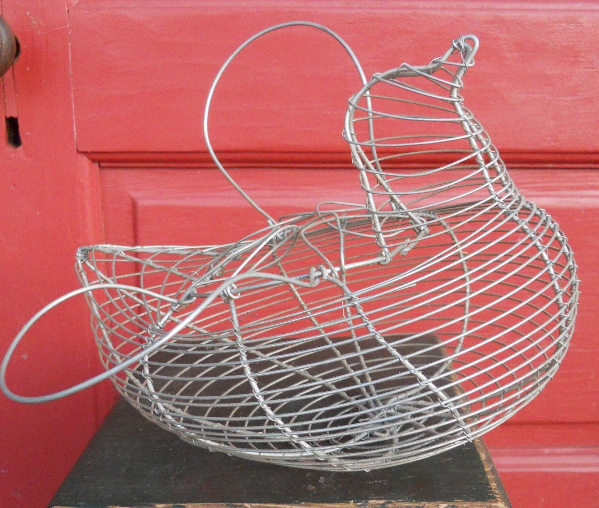Antique wire chicken basket farm egg basket Hen Egg Basket