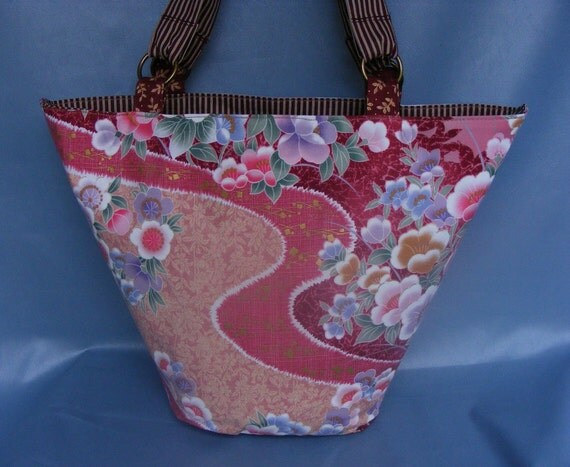 Items similar to The Spring Sweetheart Tote on Etsy