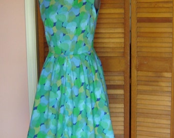 20% off saleRetro cotton voile dress / finished bust 37"