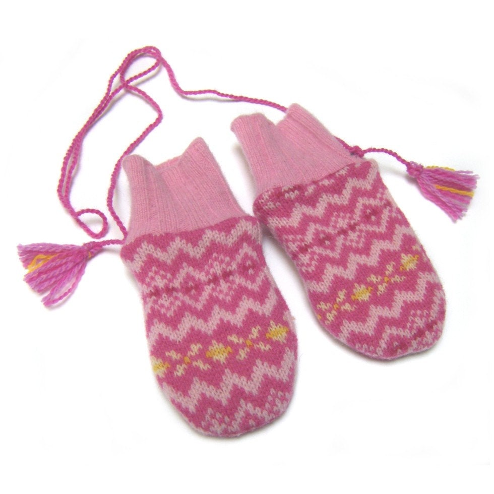 Baby mittens in pink with string 12 to 24 months