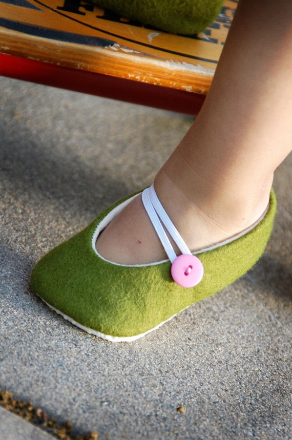 Green Apple infant mary jane shoes sizes 0 to 24months