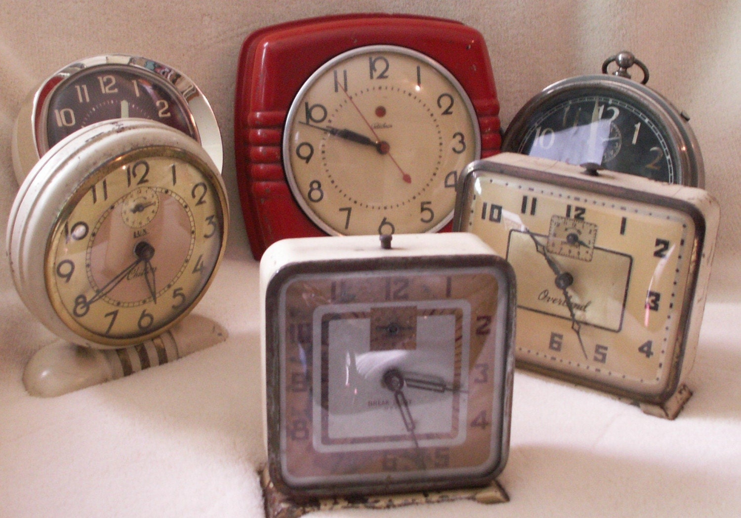 vintage electric kitchen wall clock