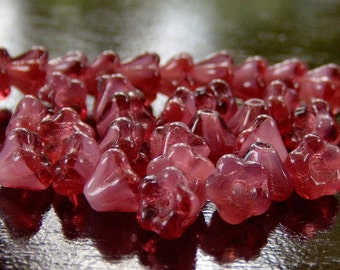 Fuchsia Pearl Czech Glass 4x6mm Baby Bell Flower Bead : 30 pc Fuchsia Flower