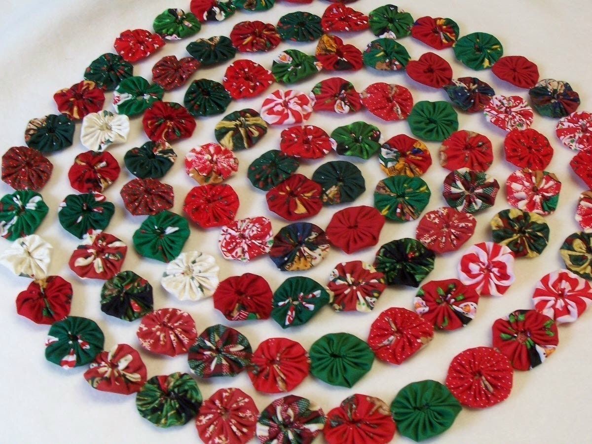 yoyo christmas garland yo fabric quilt feather tree handmade yoyo christmas garland yo fabric quilt feather tree handmade