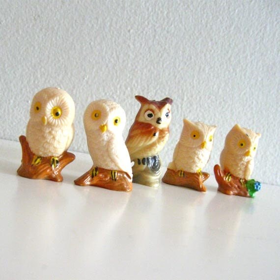 5 Vintage Miniature Owl Plastic Figurines
