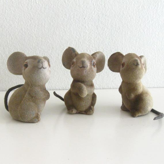 small mouse figurines