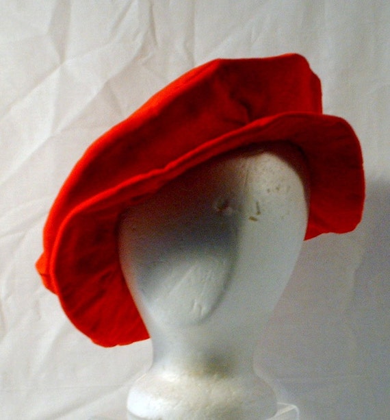 Medieval Renaissance Slouch Hat in red velvet