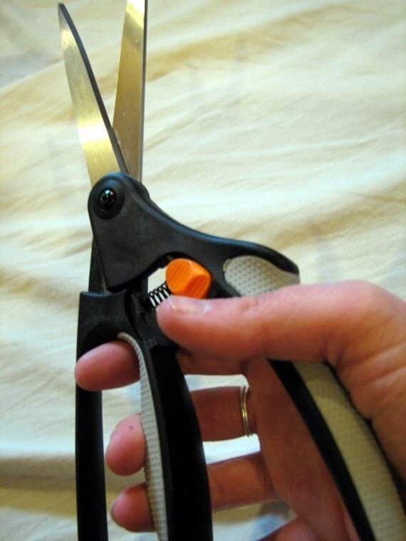 Fiskars SPRINGloaded SCISSORS fabric SHEARS