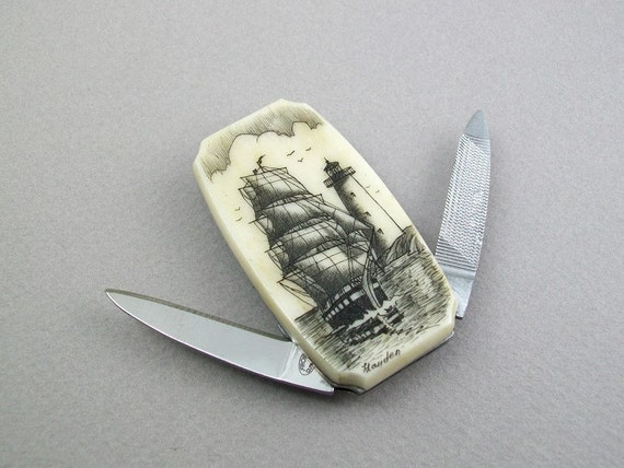 Scrimshaw Money Clip Knife with Vertical Ship and Lighthouse