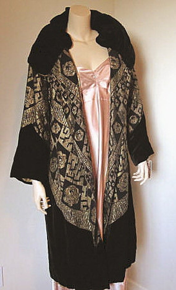 Exceptional 1920s Embroidered Opera Coat Gold Metallic