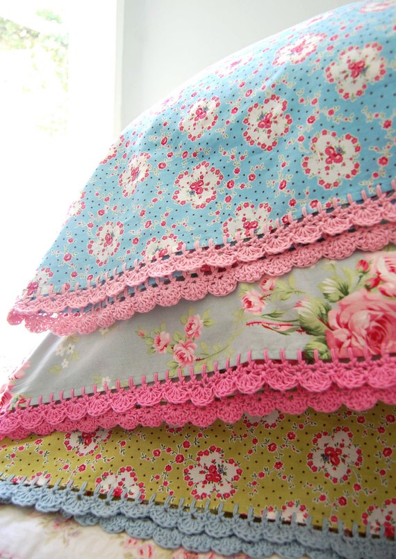 pillowcase with crochet trim Sweet Charm blue