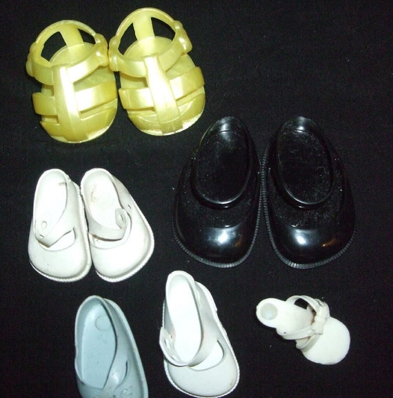 VINTAGE DOLL SHOES LOT