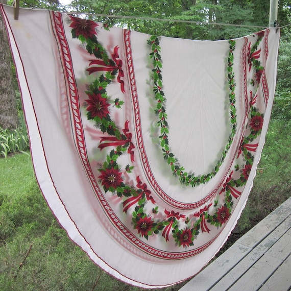 Vintage Large Oval Christmas Tablecloth Poinsettias