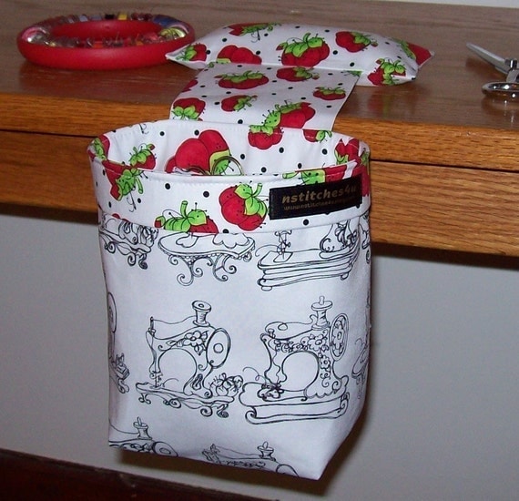 Thread Catcher Scrap Caddy Scrap Bag Pin Cushion for use if