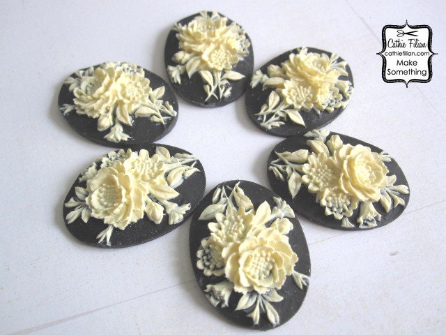 Shabby Rose Cabochon - set of 6 - unset - 40/30 - Black and Ivory - victorian vintage style