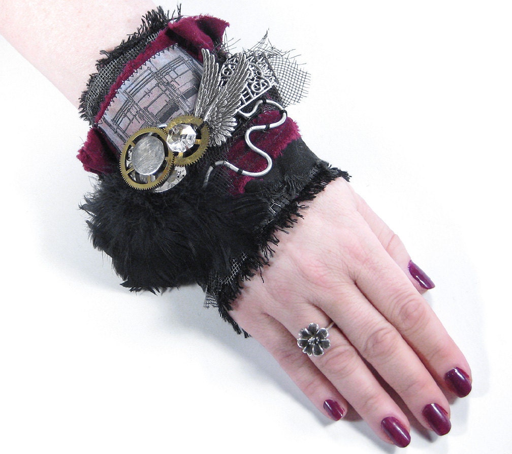 Steampunk Cuff Wrist Cuff GOTHiC Black LEATHER Red Velvet