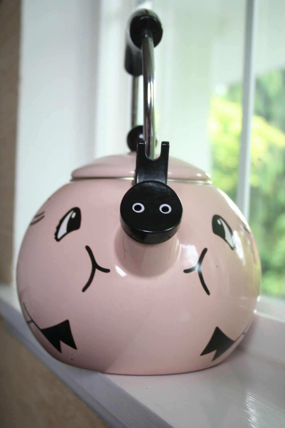 whistling pig tea kettle