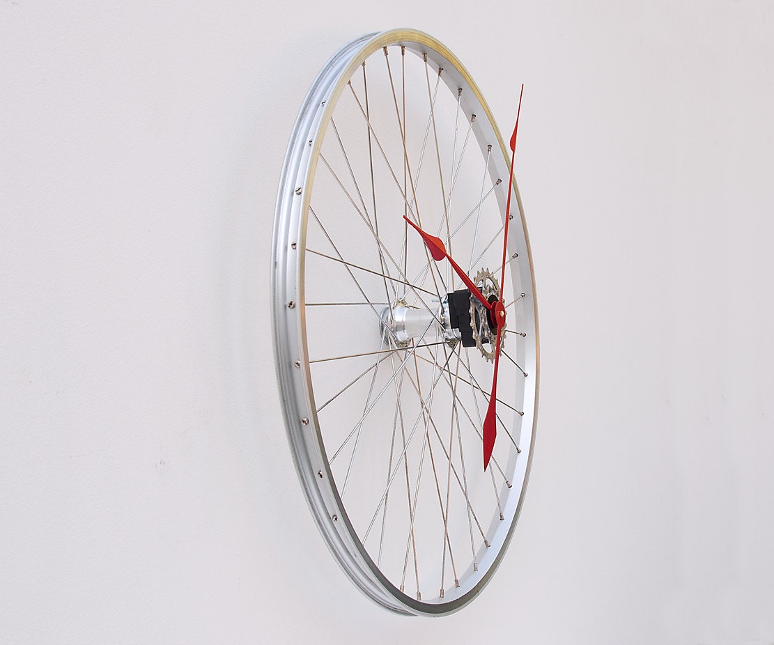 Clock made from a Recycled Bike Wheel