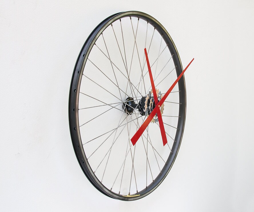 Recycled Bike Wheel Clock