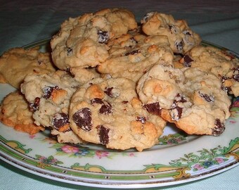 2 Dozen Low-Fat Chocolate Chip Cookies