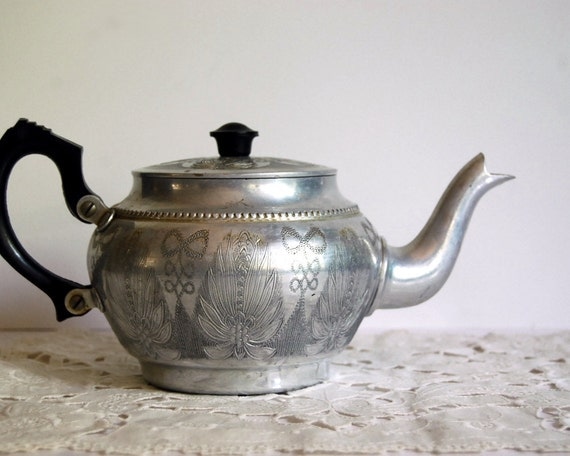 Vintage Teapot Aluminum Sona Ware English Kettle by CalloohCallay