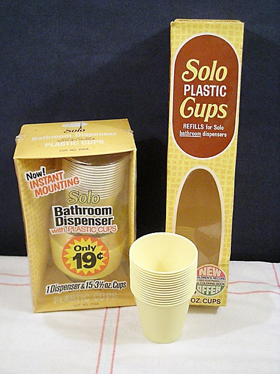 Vintage Solo Bathroom Plastic Cup Dispenser In Box