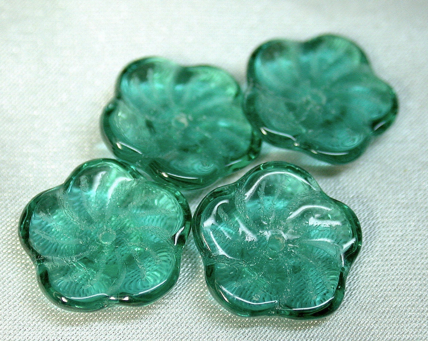 Vintage Glass Flower Beads 94