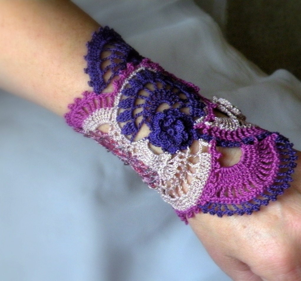 Purple crocheted lace fiber art cuff by DAINTYCROCHETBYALY on Etsy