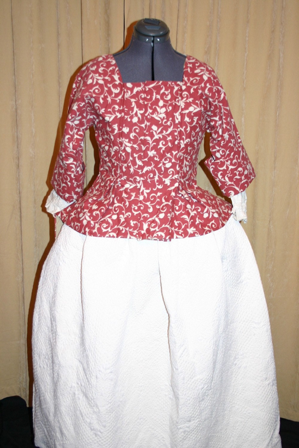 colonial short gown