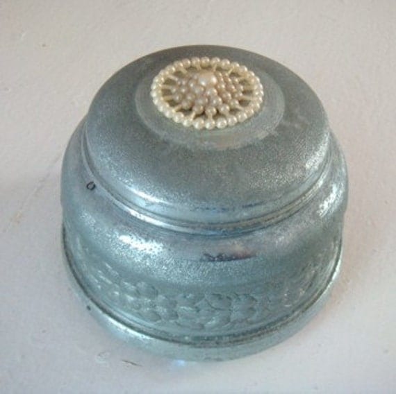 Vintage Silver Metal Powder Style Music Box Pearl Decoration