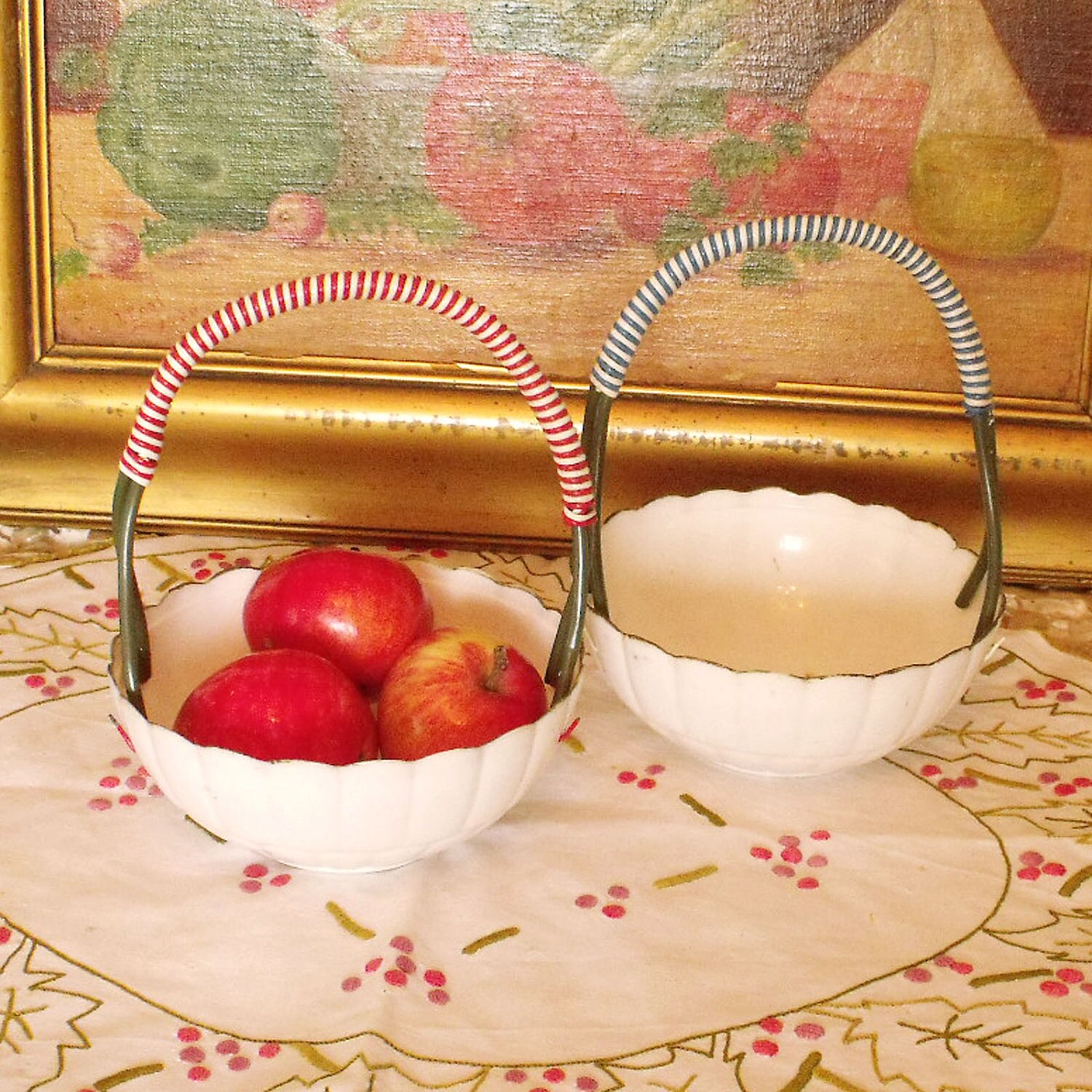 Vintage plastic floral Baskets fruit holders Bowl Set of 2 Haute Juice