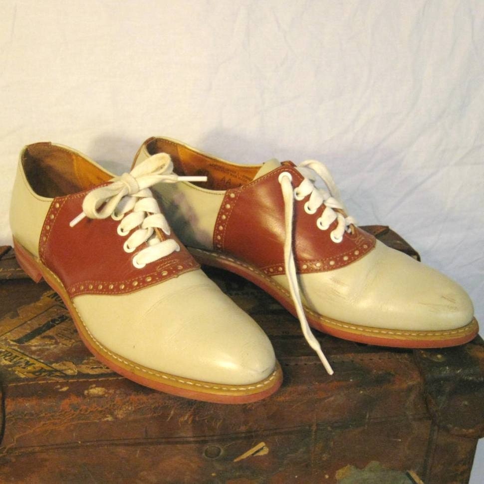 Coffee and Cream vintage Saddle Shoes 8 by funkomavintage on Etsy