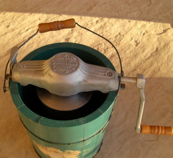 Vintage White Mountain Hand Crank Churn Ice Cream Freezer