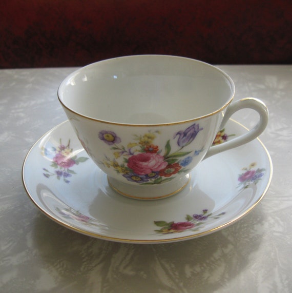 lovely tea cup and saucer made in occupied japan