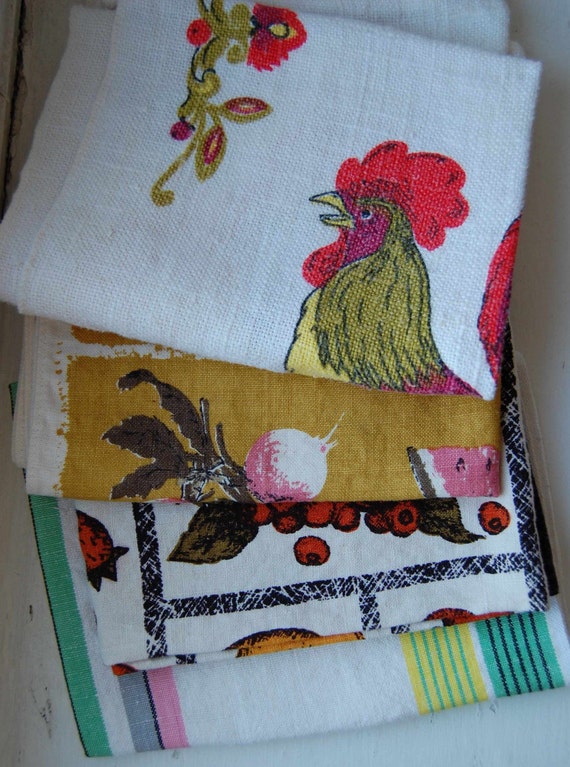 Vintage Lot of 4 Novelty Kitchen Towels Linen Dish Rags Cloths