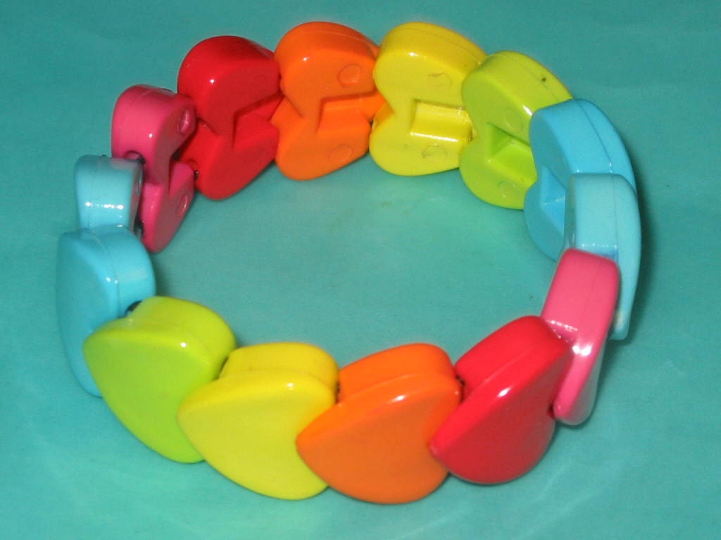 Vintage MOD 80s Rainbow Heart Plastic Stretch Bracelet