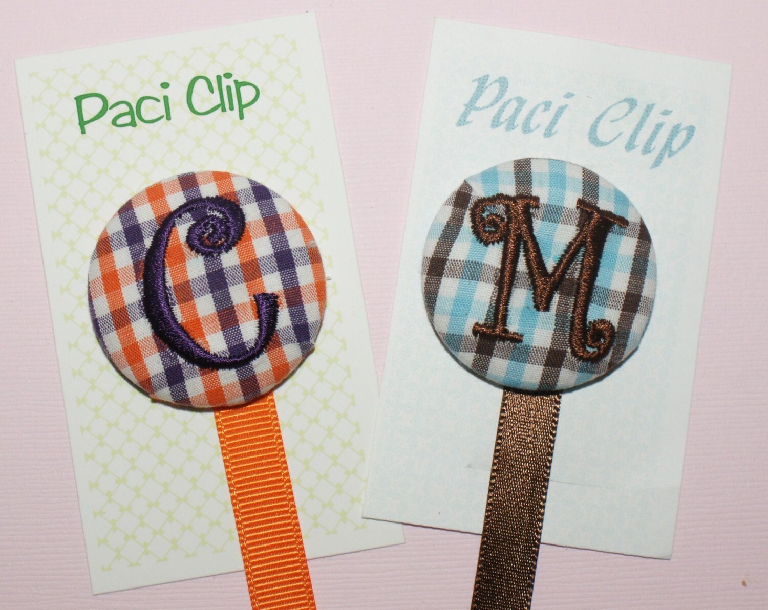 U DESIGN Monogrammed pacifier holder / pacifier clip / plaid