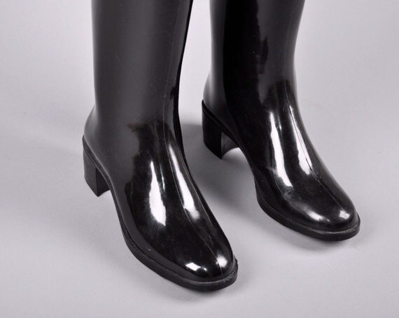 over the knee rubber boots