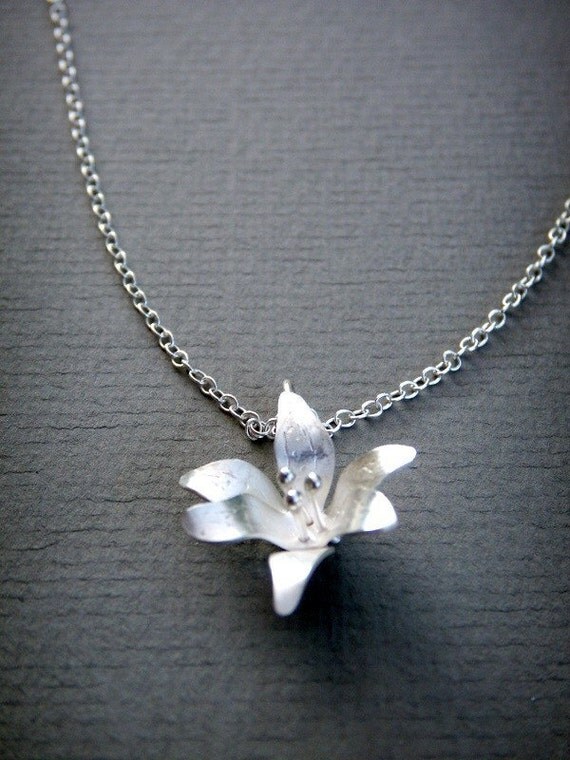 Items similar to Silver Lily Necklace on Etsy