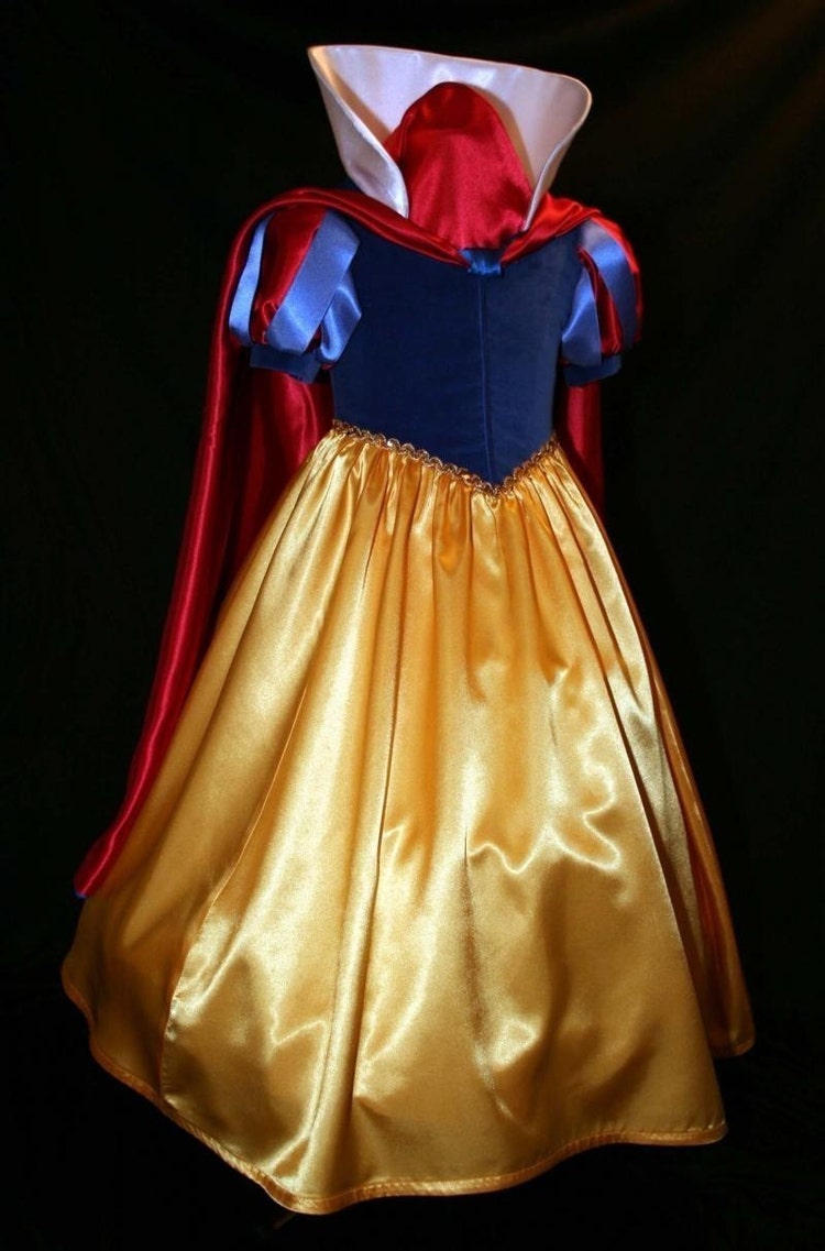 Exquisite SNOW WHITE Costulme Gown with Bow and Cape by mom2rtk