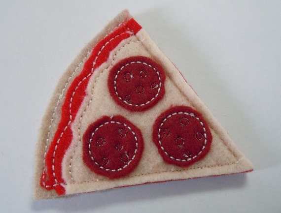 Items similar to Felt Play Food Toddler Pizzas - Machine Embroidery ...