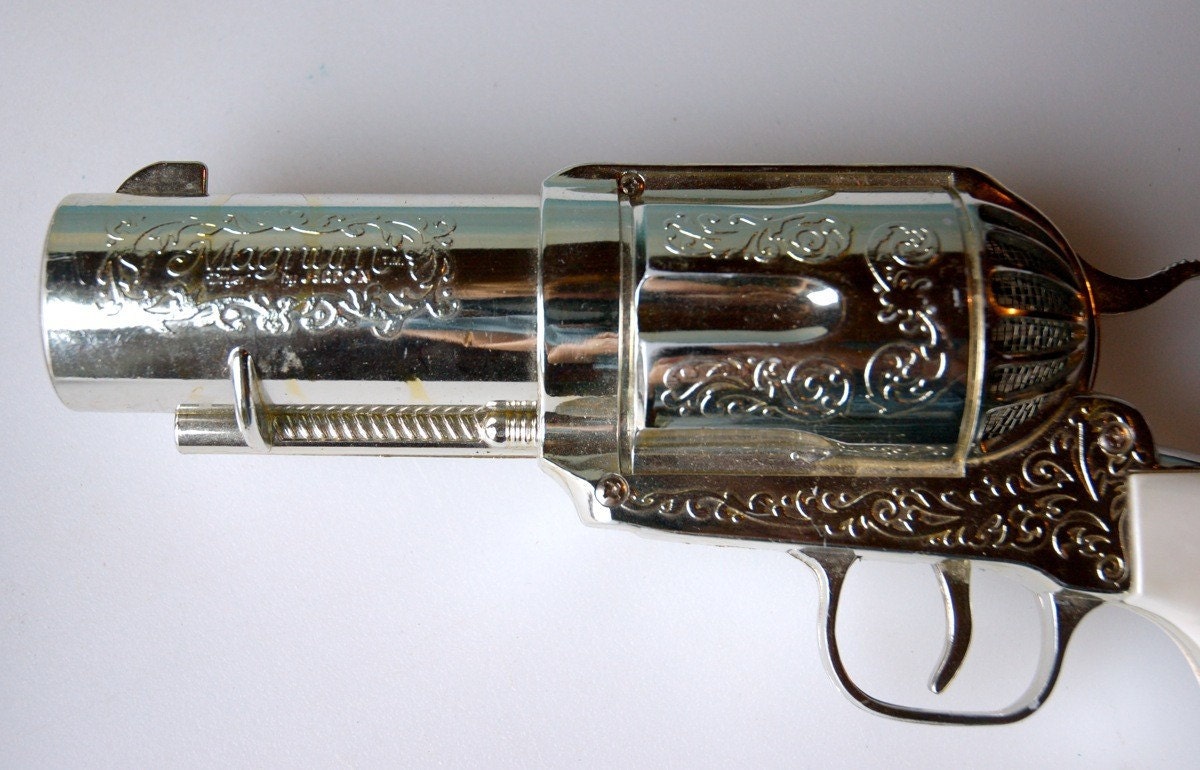 357 Magnum Hair Dryer. Vintage Novelty Pistol Hairdryer Gun B