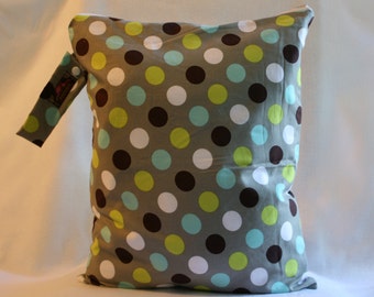 Wet Bag For Cloth Diapers,Wet Bag, Cloth Diaper Bag, Diaper Bag,Gym Bag, XL Gray Dot